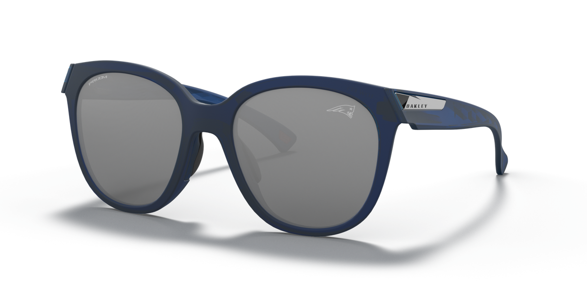 Oakley OO9433 New England Patriots Low Key Sunglasses